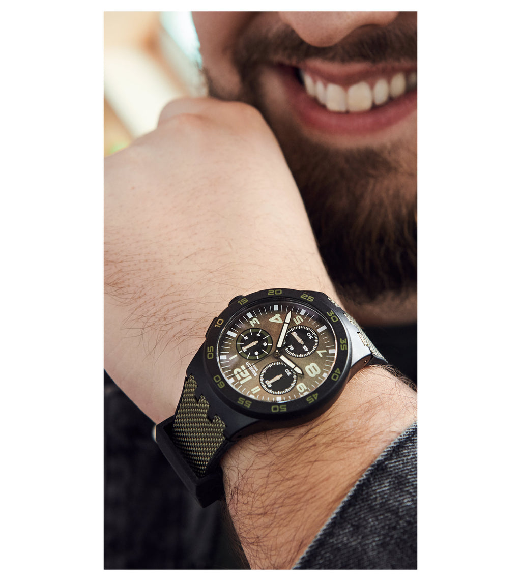 Swatch Dark Forest SUSB105